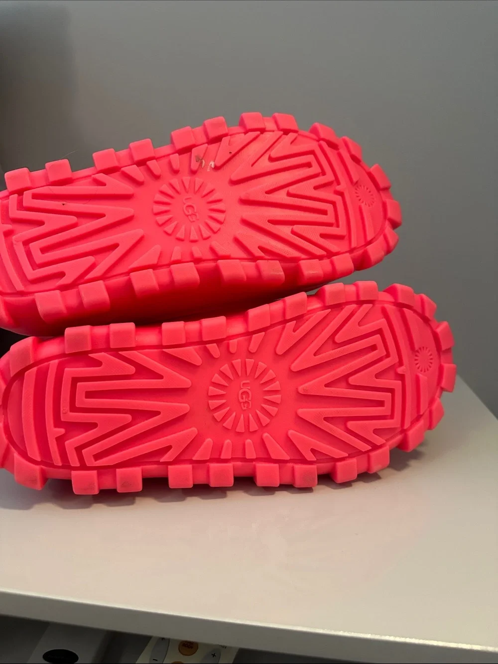 NWT UGG Neon Pink Chunky Lug Rain Boots